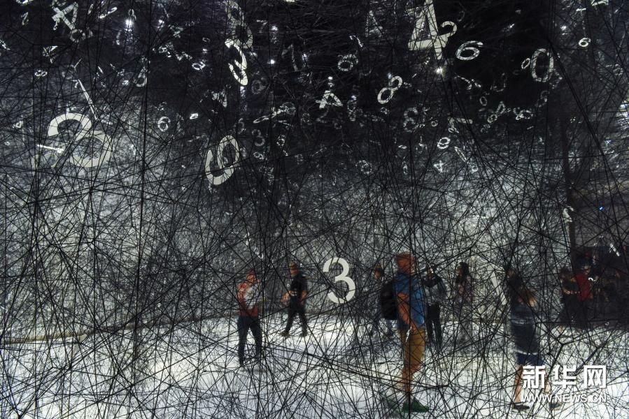 “时光之网”装置艺术展