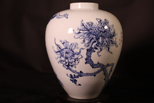 吕威：专注陶瓷艺术创作 传递爱与美好