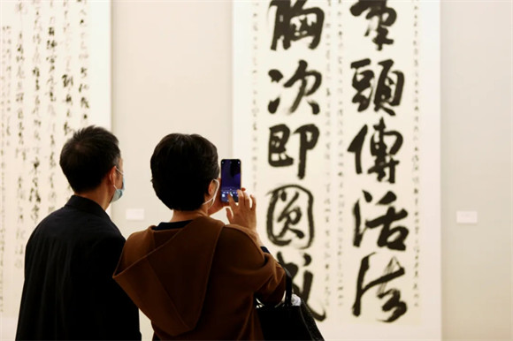 “灯火诗书——曹洋书法作品展”亮相中国美术馆