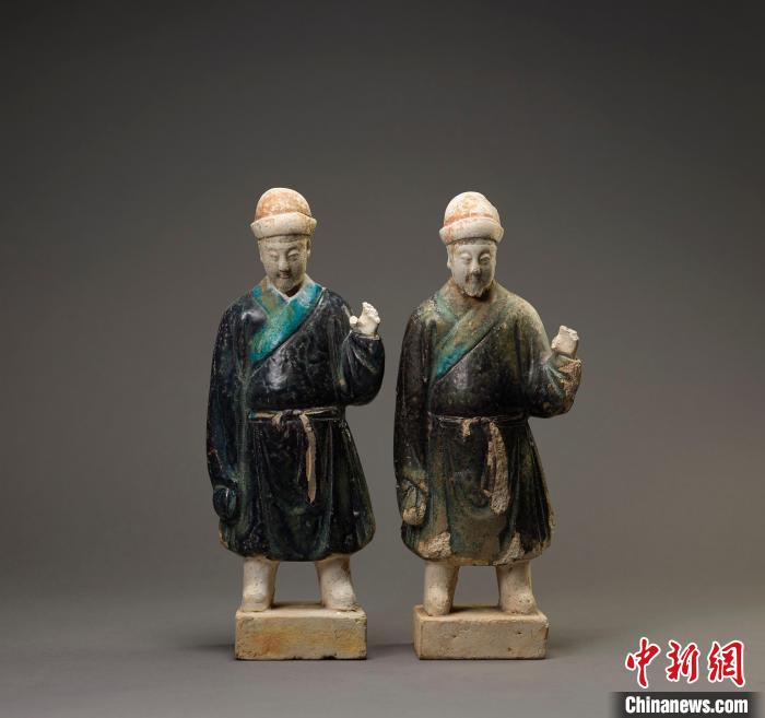 两明代陶俑从美国回流入藏上海博物馆