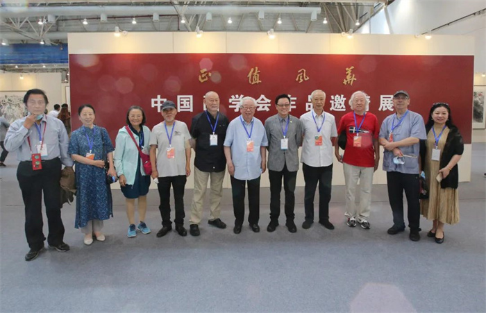 “正值风华——中国画学会作品邀请展”在潍坊鲁台会展中心开幕