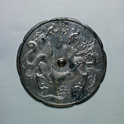 将文物定格 与历史对话