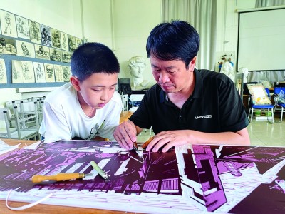 大庆版画：用刀木书写工业史诗