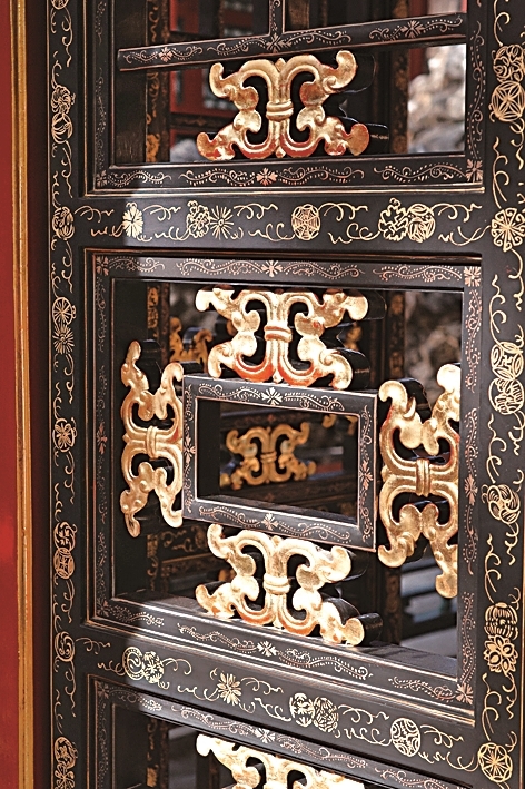 古华重光 漆彩新章——乾隆花园中的传统漆艺复原与科学保护实践 古华重光 漆彩新章——乾隆花园中的传统漆艺复原与科学保护实践