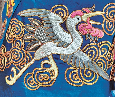 读懂传统戏服图案中的文化密码 读懂传统戏服图案中的文化密码