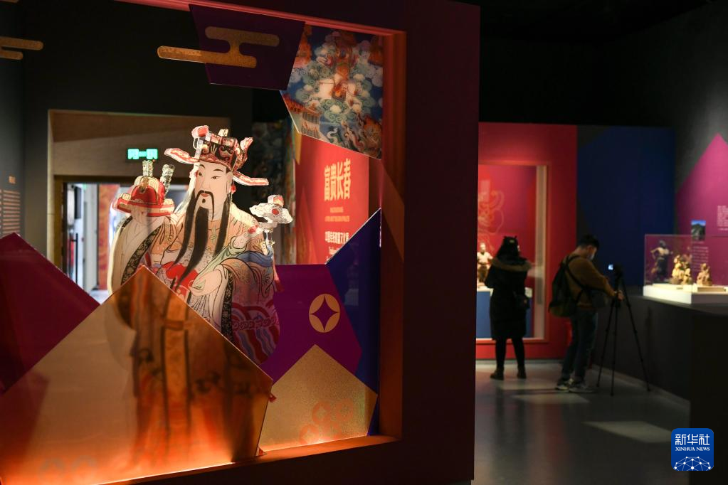 各路“财神”齐聚 成都博物馆“富贵长春——中国传统财富文化展”开展