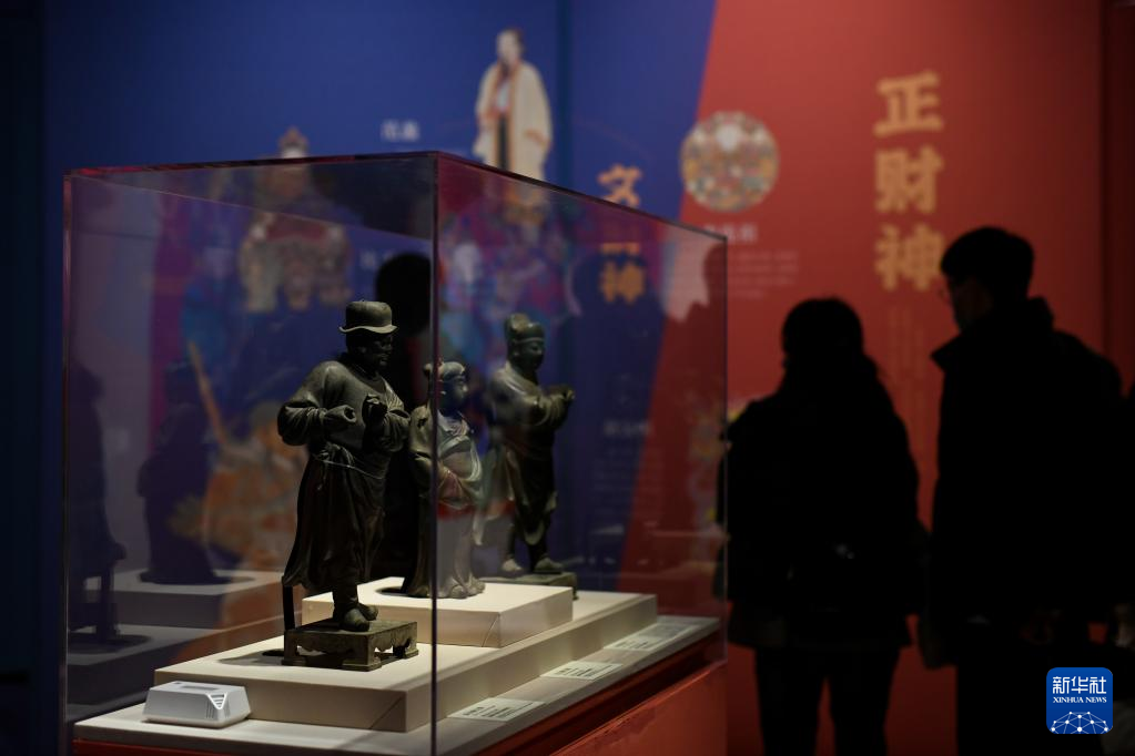 各路“财神”齐聚 成都博物馆“富贵长春——中国传统财富文化展”开展