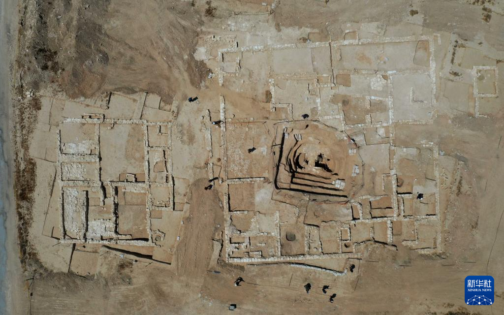 以色列南部沙漠发现约1200年前“豪宅”遗址