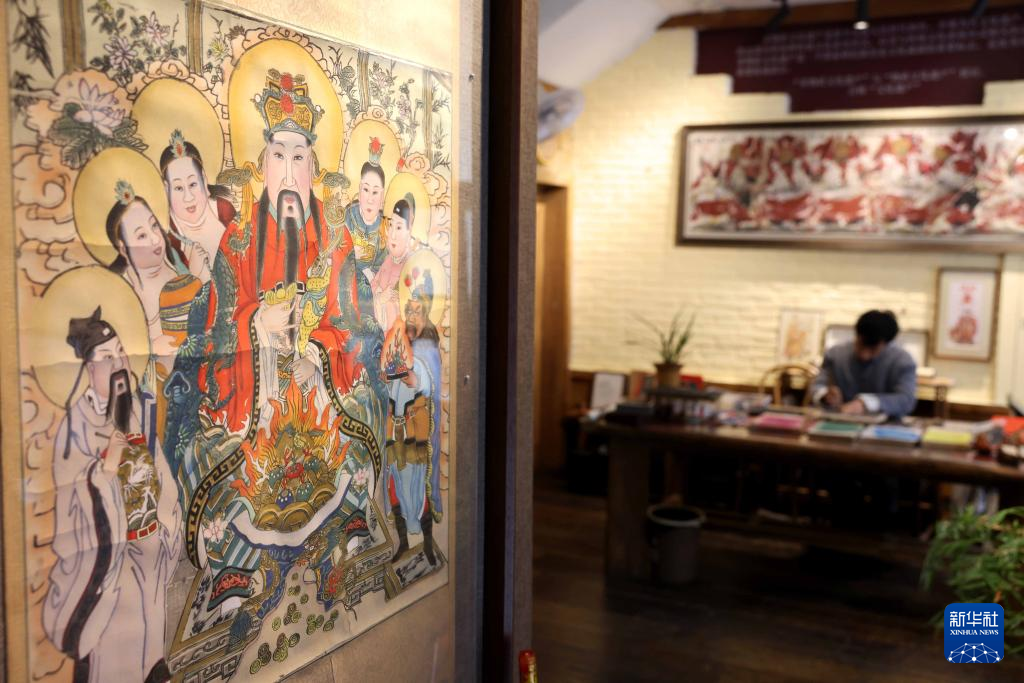 刻印之间演绎古韵 木版年画非遗传承
