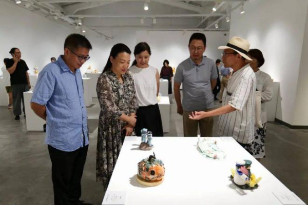 第二届瓷艺中华“陶溪川杯”儿童青少年陶瓷作品展在景德镇举办